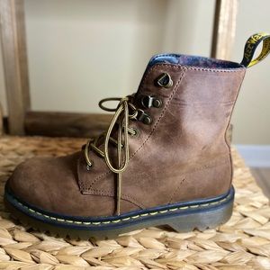 Combs Brown Dr. Martens Combat Boot SZ 9